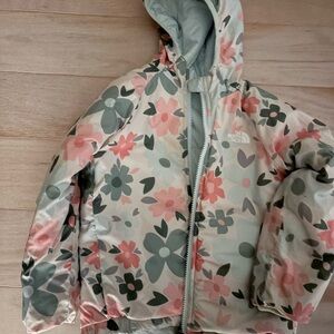 The North Face Kids Reversible Puffer - light blue and floral